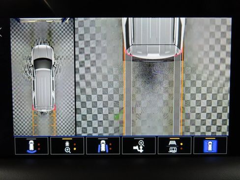 Used 2024 GMC Yukon AT4 image 18