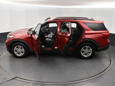 Used 2022 Ford Explorer XLT w/ Equipment Group 202A AWD/4WD image 7
