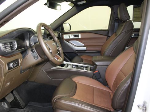 Used 2023 Ford Explorer King Ranch w/ Technology Package image 25