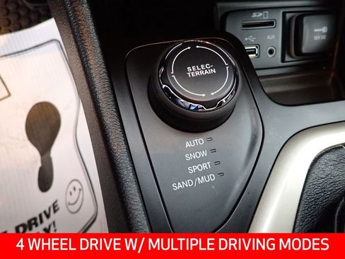 Used 2014 Jeep Cherokee Latitude w/ Cold Weather Group image 5