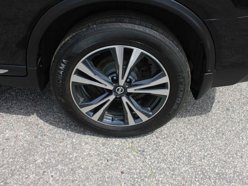 Used 2017 Nissan Rogue SL image 55