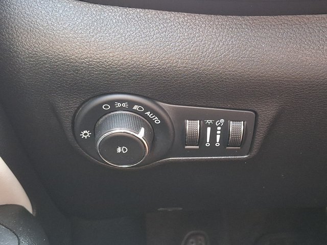 Certified 2023 Jeep Compass Limited AWD/4WD image 29