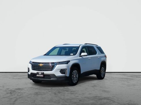 Used 2023 Chevrolet Traverse LT FWD image 4