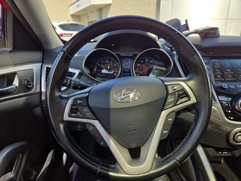 Used 2015 Hyundai Veloster w/ Option Group 03 FWD image 16