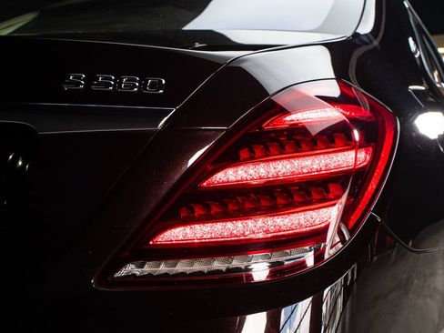 Used 2018 Mercedes-Benz Maybach S 560 4MATIC image 17
