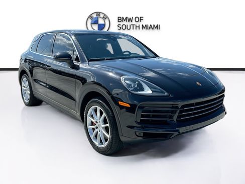 Used 2022 Porsche Cayenne AWD/4WD image 1