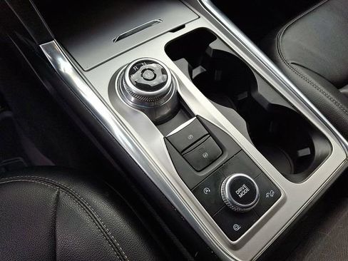 Certified 2020 Ford Explorer XLT w/ Equipment Group 202A image 23