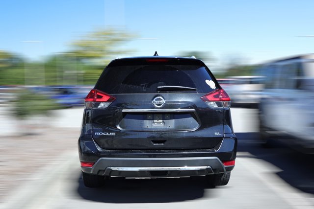 Used 2018 Nissan Rogue SL FWD image 2