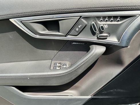 Used 2019 Jaguar F-TYPE Coupe RWD image 25