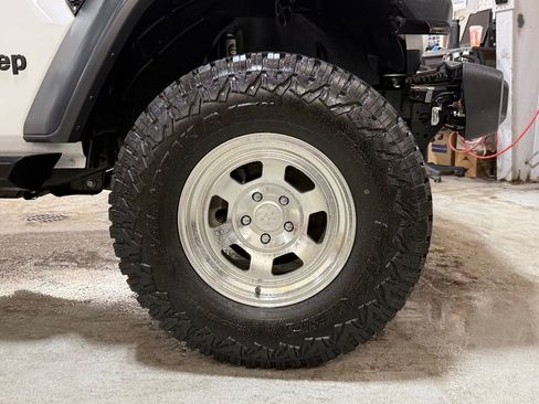 Used 2025 Jeep Wrangler Sport image 35