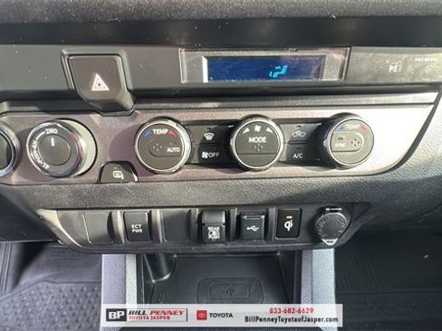 Used 2021 Toyota Tacoma TRD Sport image 15