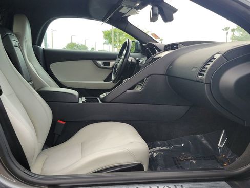 Used 2017 Jaguar F-TYPE Convertible image 7