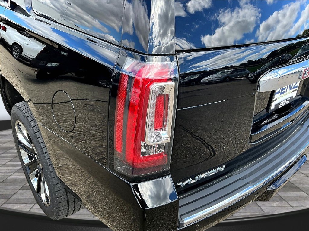 Used 2019 GMC Yukon Denali w/ Denali Ultimate Black Edition AWD/4WD image 25