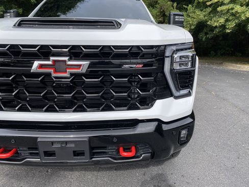 Used 2026 Chevrolet Silverado 2500 ZR2 w/ LPO, Dark Essentials Package AWD/4WD image 15