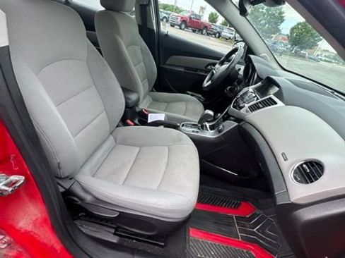 Used 2016 Chevrolet Cruze LT FWD image 16