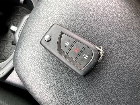 Used 2025 Toyota RAV4 LE AWD/4WD image 14