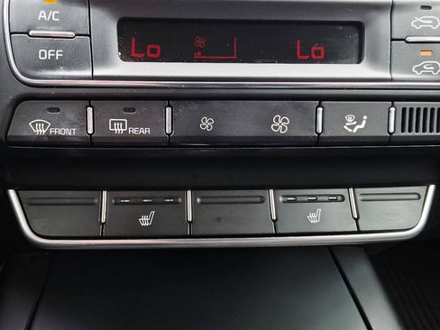 Used 2020 Kia Sorento LX w/ LX I4 Convenience Package FWD image 38