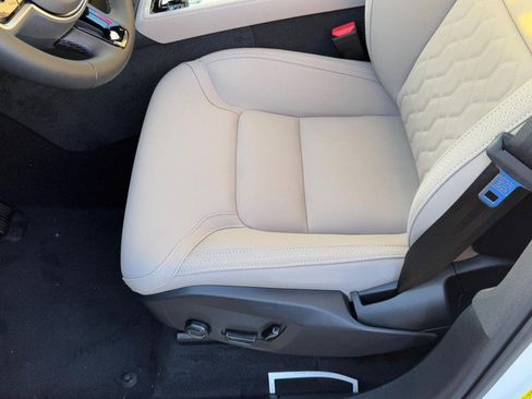 New 2026 Volvo XC90 B6 Plus w/ Protection Package Premier image 13