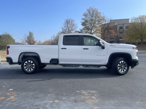 Used 2025 Chevrolet Silverado 2500 Custom w/ Custom Value Package image 10