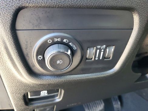 Used 2023 Jeep Grand Cherokee L Limited image 13