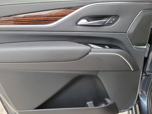Used 2021 Cadillac Escalade ESV Premium Luxury w/ Performance Package RWD image 13