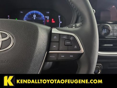 Certified 2025 Toyota Grand Highlander AWD image 13