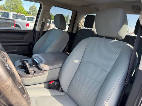 Used 2018 RAM 1500 ST w/ SXT Appearance Group AWD/4WD image 12