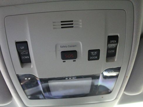 Used 2018 Lexus ES 350 w/ Luxury Package w/Wood Trim image 13