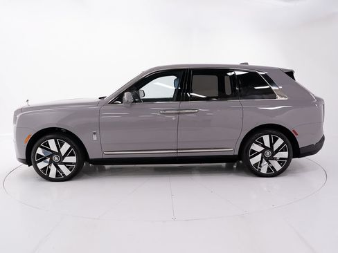 Certified 2025 Rolls-Royce Cullinan AWD/4WD image 2