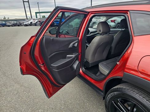 Used 2024 Chevrolet Trax ACTIV w/ Driver Confidence Package FWD image 21