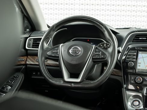 Used 2017 Nissan Maxima Platinum w/ Medallion Package FWD image 8