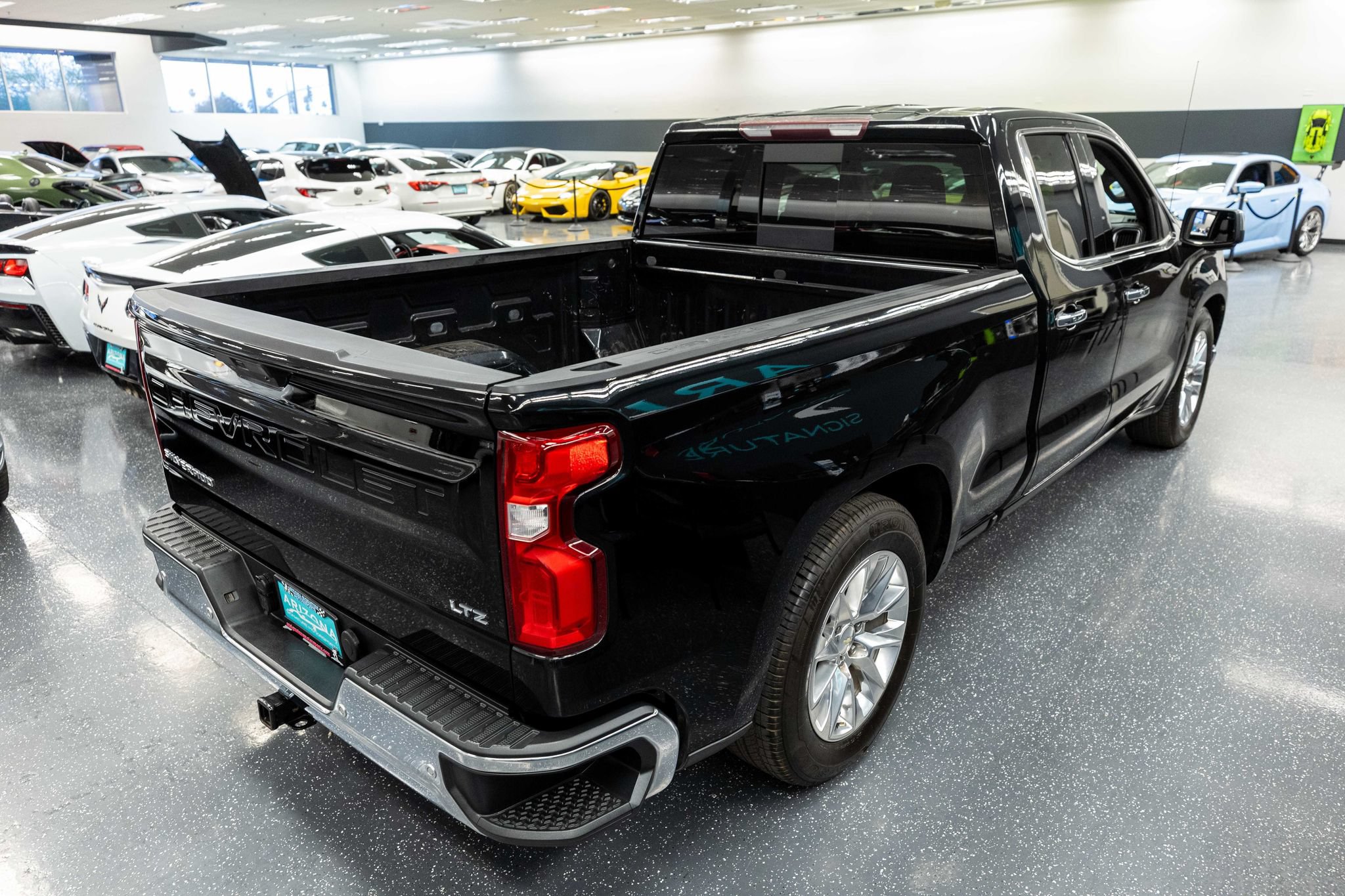 Used 2019 Chevrolet Silverado 1500 LTZ w/ LTZ Plus Package AWD/4WD image 7
