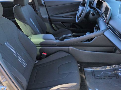 Used 2025 Hyundai Elantra Sport image 22