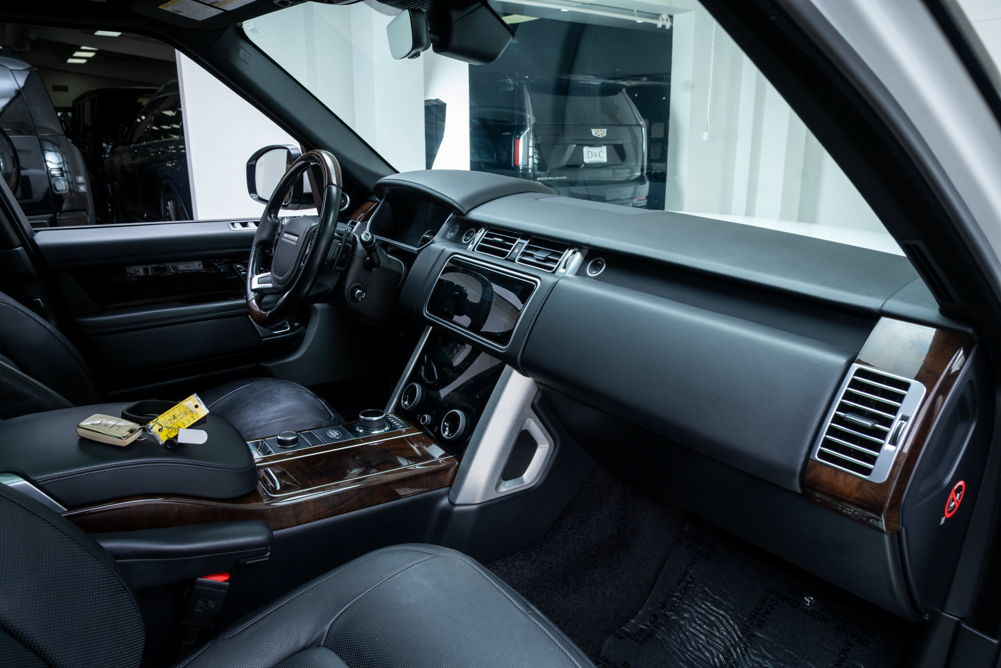 Used 2018 Land Rover Range Rover HSE AWD/4WD image 28
