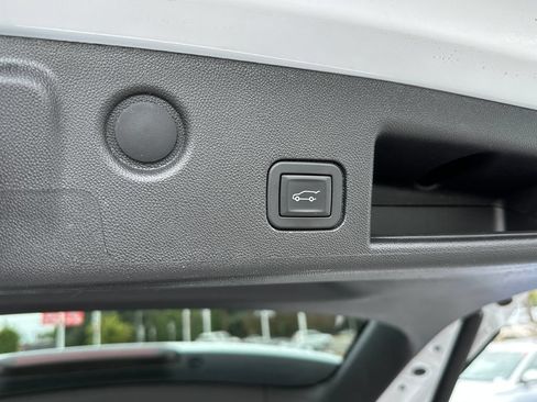 Used 2024 Chevrolet Equinox LT FWD image 22