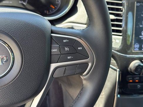 Used 2019 Jeep Grand Cherokee Limited AWD/4WD image 17