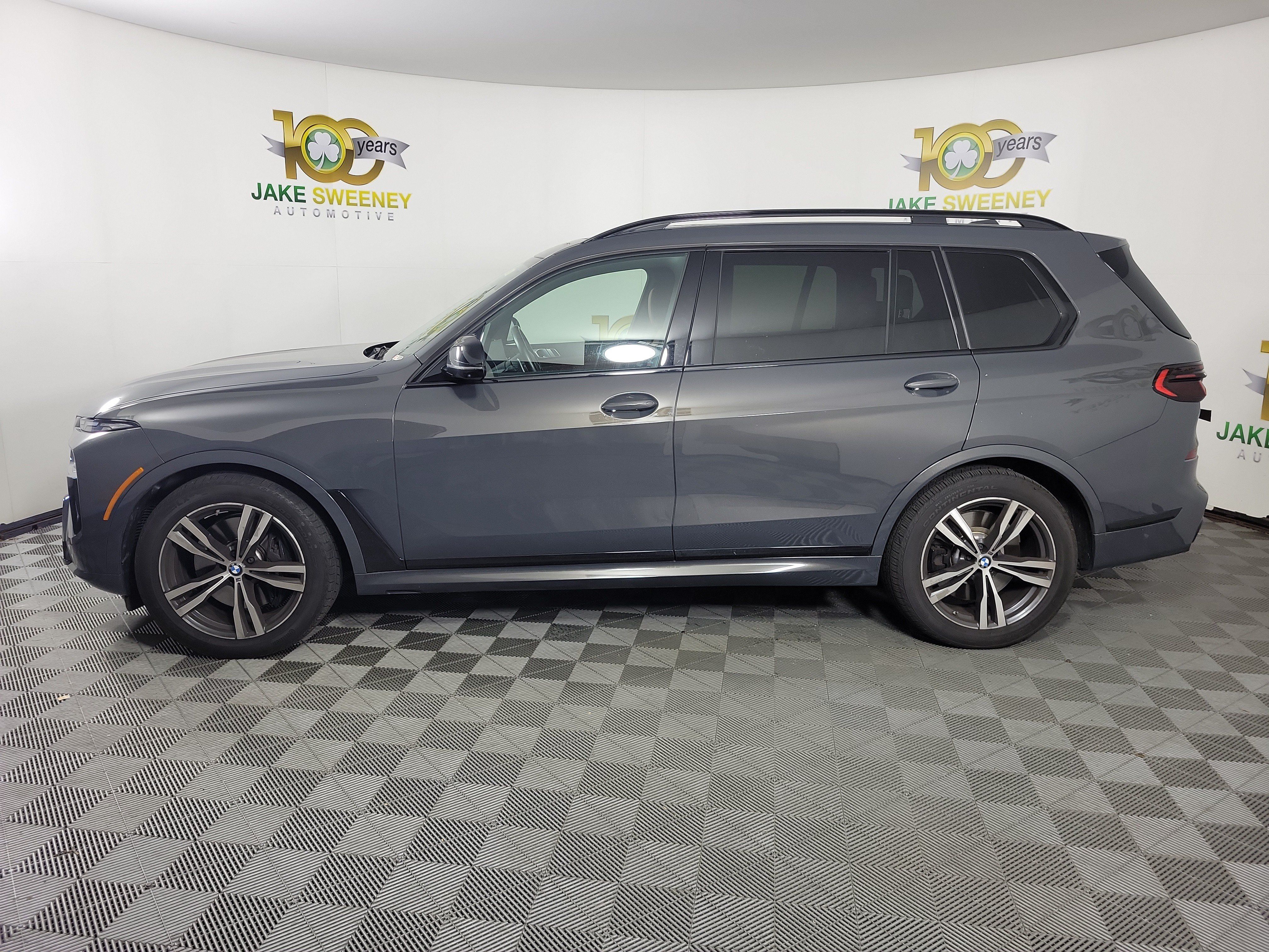 Used 2025 BMW X7 M60i AWD/4WD image 2