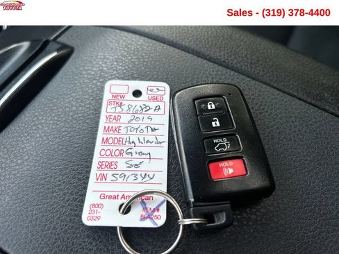 Used 2019 Toyota Highlander SE AWD/4WD image 26