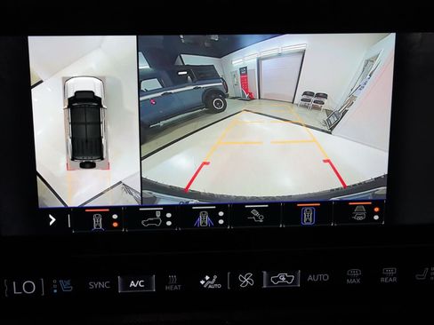 Used 2025 GMC Hummer EV 3X AWD/4WD image 18
