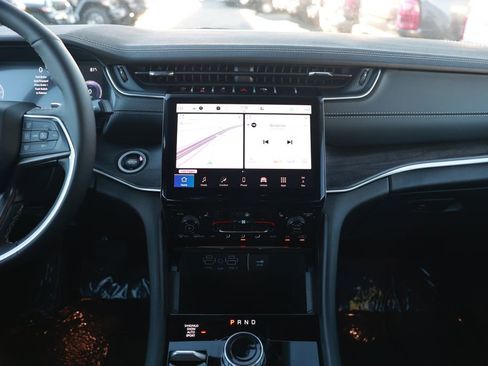 New 2025 Jeep Grand Cherokee L Limited image 23