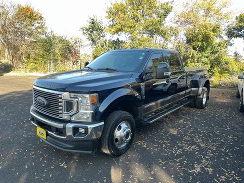 Used 2022 Ford F350 Lariat w/ Lariat Value Package image 4