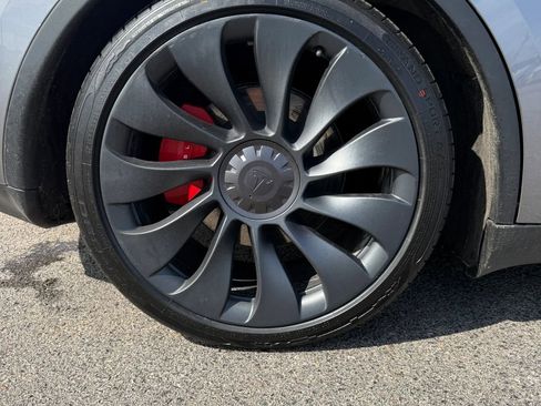Used 2025 Tesla Model Y Performance image 25