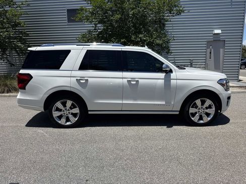 Used 2023 Ford Expedition Platinum AWD/4WD image 5
