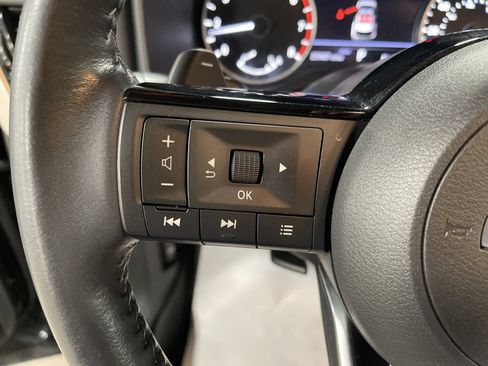 Used 2023 Nissan Rogue SL w/ SL Premium Package image 19