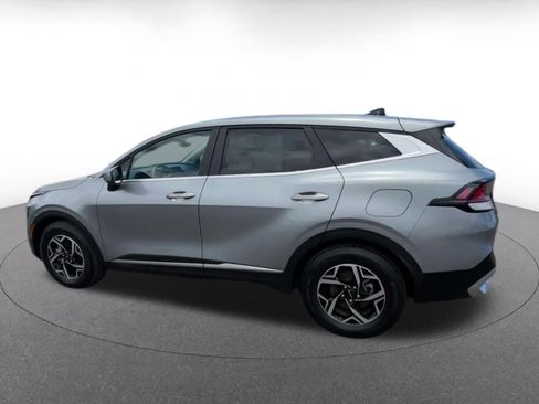Used 2025 Kia Sportage LX FWD image 9