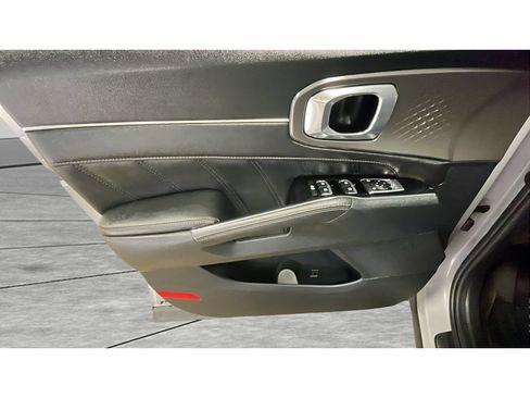 Used 2023 Kia Sorento SX AWD/4WD image 10