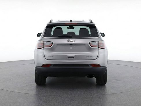 Used 2025 Jeep Compass Limited image 6