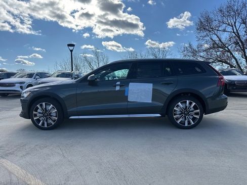 New 2026 Volvo V60 B5 Cross Country Ultra w/ Climate Package image 4