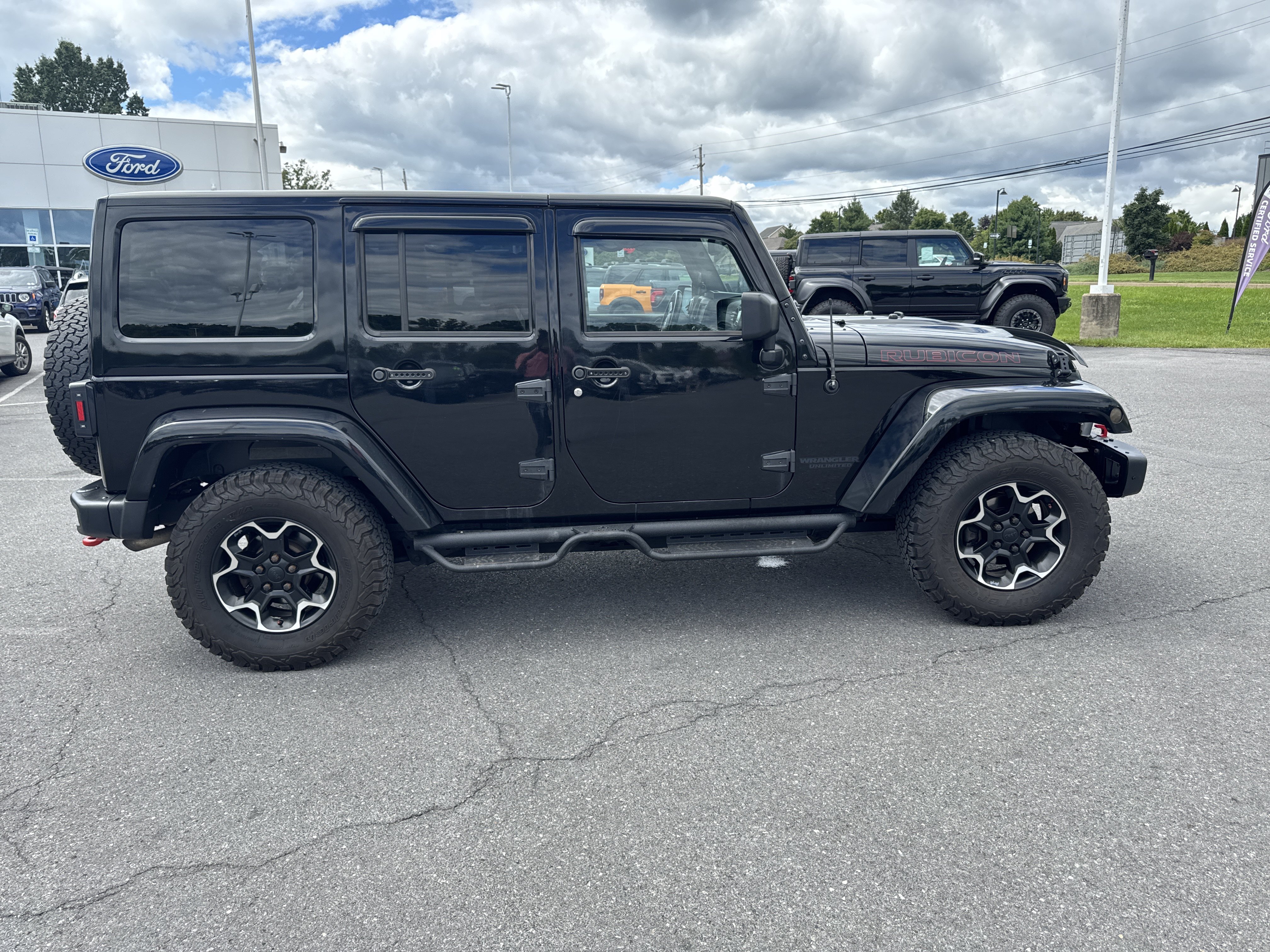 Used 2015 Jeep Wrangler Unlimited Rubicon AWD/4WD image 2