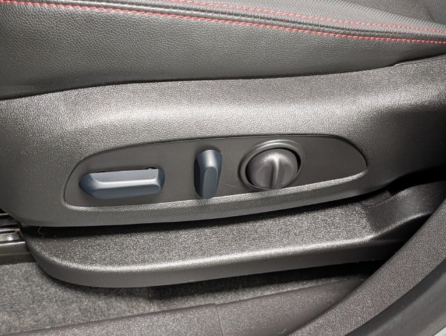 Certified 2024 Chevrolet Equinox RS FWD image 10